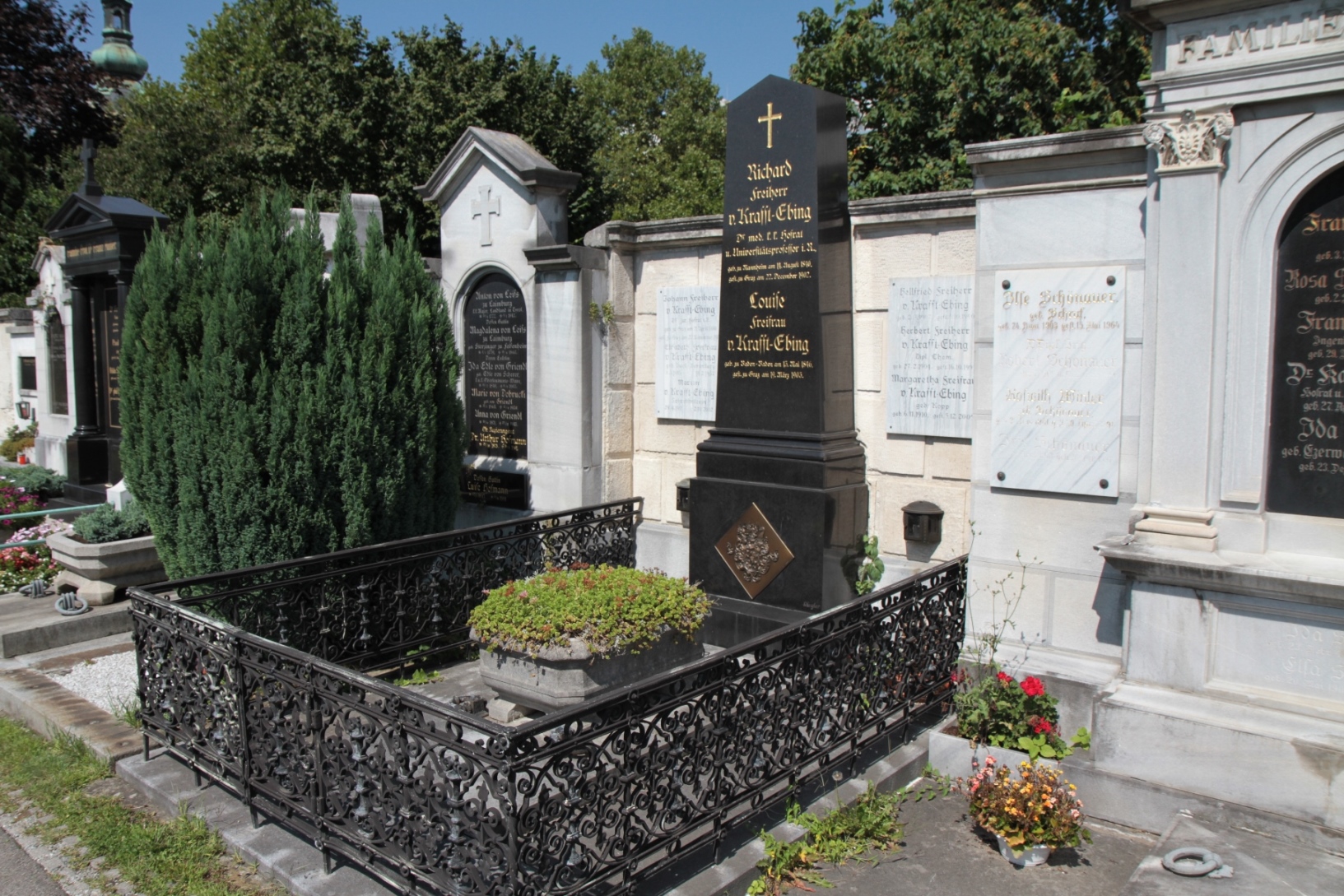 Richard von Krafft-Ebing's tomb,  Leonhardfriedhof, Graz - 01.JPG